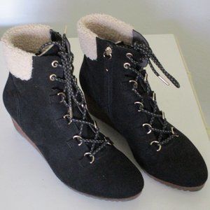Dr. Scholl's Charmer Womens Black Textile Wedge Ankle Boot NWOB - Size 9.5M